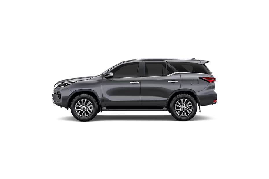 Toyota Fortuner 4X2 Diesel SUV Diesel car front three-quarter view India 2026 price mileage safety specs side by side car comparison vs Mahindra Scorpio N AiCarAdvisor